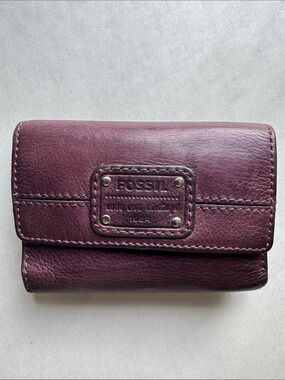 Fossil Long Live VTG soft Leather Maroon Wallet Womens multiple slots Tri-Fold